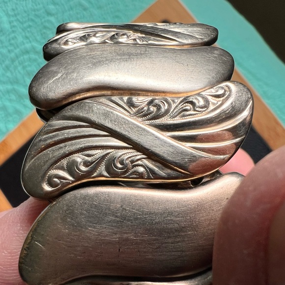 Vintage Expansion Bracelet Silver Tone Embossed Design S Links - Picture 2 of 5